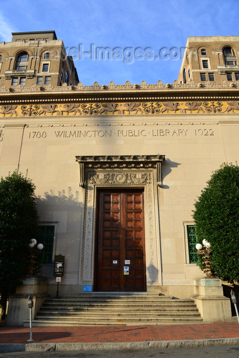 usa2447: Wilmington, DE, USA: grande entrance to the Wilmington Public Library on Rodney Square - architect Henry Hornbostel, Classical Revival style - photo by M.Torres - (c) Travel-Images.com - Stock Photography agency - Image Bank