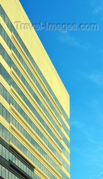 usa2455: Wilimington, Delaware: sunny glass and concrete facade of the Wilmington trust building, Rodney Square - photo by M.Torres - (c) Travel-Images.com - Stock Photography agency - Image Bank