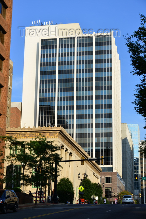 usa2456: Wilimington, Delaware: Rodney square - Public Library and skyscraper, 919 N Market St (Citizens Bank Center) - photo by M.Torres - (c) Travel-Images.com - Stock Photography agency - Image Bank