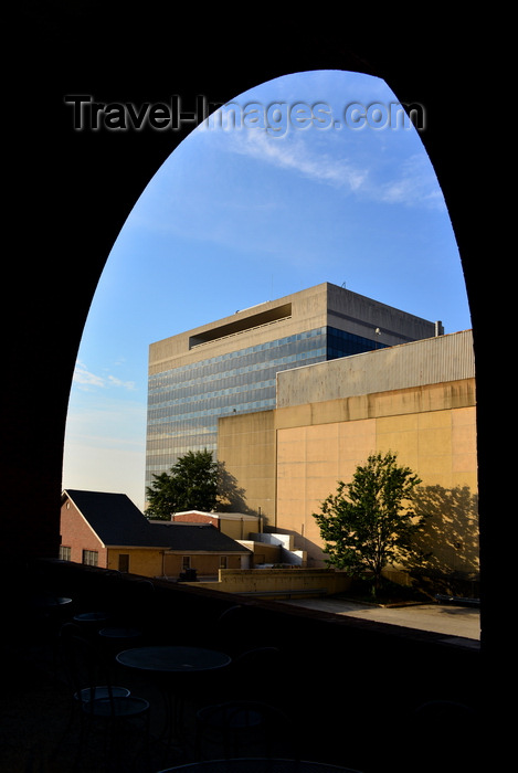 usa2459: Wilimington, Delaware: State of Delaware Board of Parole building framed by an arch, 820 N French St - photo by M.Torres - (c) Travel-Images.com - Stock Photography agency - Image Bank