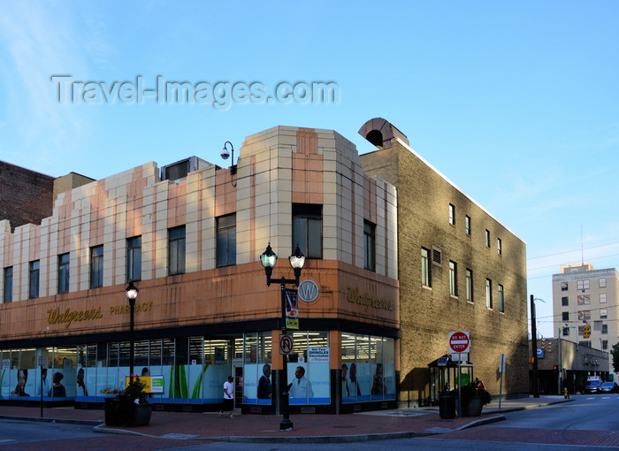 usa2461: Wilimington, Delaware: F. W. Woolworth Company Building, a historic department store now occupied by Walgreens - art deco building by architect H. W. Stakes - alternating peach and cream vertical stripes of terra cotta tile with lotus motifs - photo by M.Torres - (c) Travel-Images.com - Stock Photography agency - Image Bank