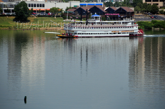 usa2464: Jeffersonville, Clark County, Indiana, USA: paddle steamer on the Ohio river - the belle of Louisville - photo by M.Torres - (c) Travel-Images.com - Stock Photography agency - Image Bank