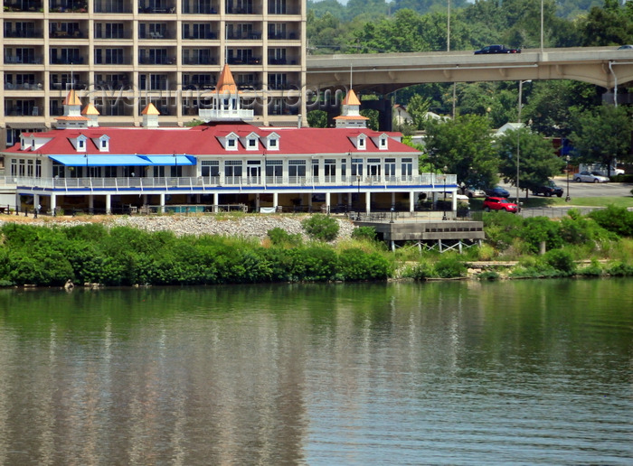 usa2465: Jeffersonville, Clark County, Indiana, USA: Ohio river and the KingFish Restaurant - W Riverside Drive - photo by M.Torres - (c) Travel-Images.com - Stock Photography agency - Image Bank