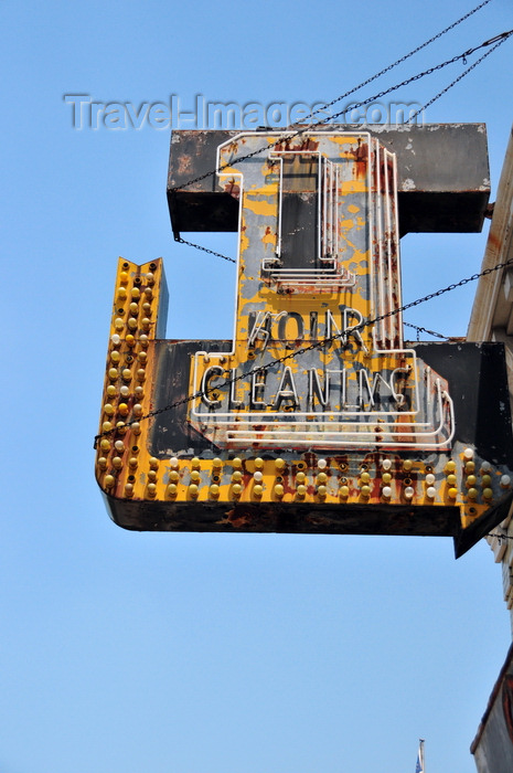 usa2471: Jeffersonville, Clark County, Indiana, USA: derelict laundry neon sign - 1 hour cleaning - photo by M.Torres - (c) Travel-Images.com - Stock Photography agency - Image Bank