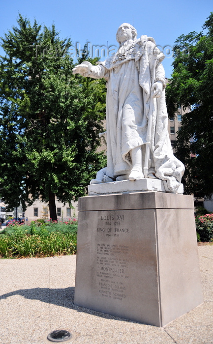 usa2490: Louisville, Kentucky, USA: statue of Louis XVI, king of France, after whom the city was named - located on Jefferson street, in front of the City Hall - photo by M.Torres - (c) Travel-Images.com - Stock Photography agency - Image Bank