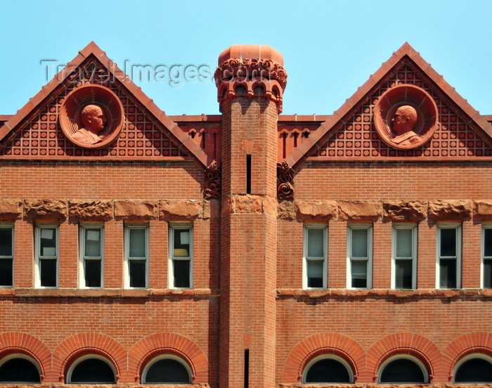 usa2499: Louisville, Kentucky, USA: detail of the Old Fire Station red brick facade with two medallions on Jefferson Street - photo by M.Torres - (c) Travel-Images.com - Stock Photography agency - Image Bank