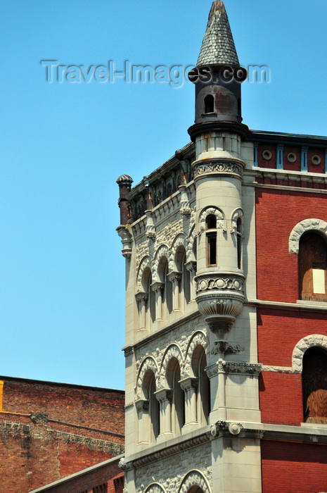 usa2505: Louisville, Kentucky, USA: Fort Nelson Building with its bartizan - Romanesque revival facade, with a face of limestone - 1880s-era commercial structure - 8th and Main street - West Main District - photo by M.Torres - (c) Travel-Images.com - Stock Photography agency - Image Bank