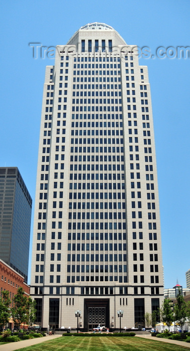 usa2528: Louisville, Kentucky, USA: AEGON Center from the front lawn - skyscraper designed by architect John Burgee - formely known as Capital Holding Center and Providian Center - constructed of reinforced concrete, crowned with a Romanesque dome, currently the tallest building in the state of Kentucky - West Marketstreet - photo by M.Torres - (c) Travel-Images.com - Stock Photography agency - Image Bank