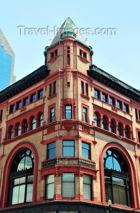 usa2529: Louisville, Kentucky, USA: Levy Building, an old  department store built in 1893 in Richardsonian Romanesque style - designed by Charles Julian Clarke - faced with red and yellow brick, and terra-cotta - Third and Market streets - photo by M.Torres - (c) Travel-Images.com - Stock Photography agency - Image Bank