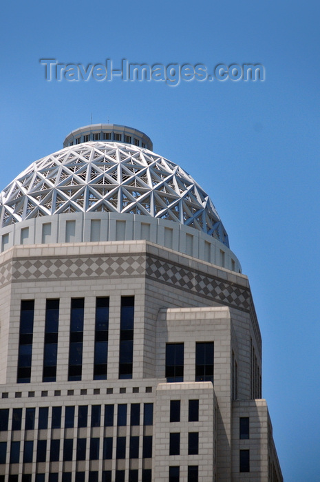 usa2533: Louisville, Kentucky, USA: top part of the AEGON tower - skyscraper designed by architect John Burgee - formely known as Capital Holding Center and Providian Center - constructed of reinforced concrete, crowned with a Romanesque dome, currently the tallest building in the state of Kentucky - West Marketstreet - photo by M.Torres - (c) Travel-Images.com - Stock Photography agency - Image Bank