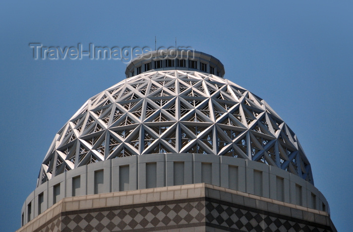 usa2537: Louisville, Kentucky, USA: AEGON Center dome detail - skyscraper designed by architect John Burgee - formely known as Capital Holding Center and Providian Center - constructed of reinforced concrete, crowned with a Romanesque dome, currently the tallest building in the state of Kentucky - West Marketstreet - photo by M.Torres - (c) Travel-Images.com - Stock Photography agency - Image Bank
