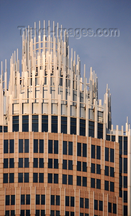 usa2556: Charlotte, North Carolina, USA: top floors of the Bank of America Corporate Center on North Tryon Street - tallest building in North Carolina - architect Cesar Pelli - postmodernism - photo by M.Torres - (c) Travel-Images.com - Stock Photography agency - Image Bank