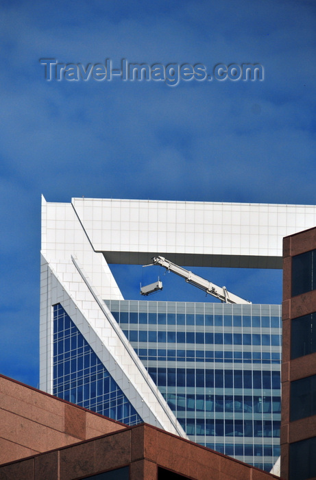 usa2575: Charlotte, North Carolina, USA: Duke Energy Center framed by the Bank of America tower - postmodernism by architects Thompson, Ventulett, Stainback & Associates - South Tryon Street - photo by M.Torres - (c) Travel-Images.com - Stock Photography agency - Image Bank