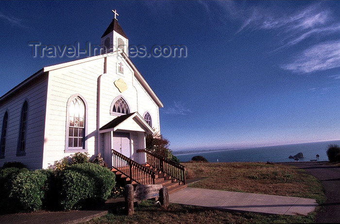 usa277: Trinidad (California): Holy Trinity Catholic church - Humboldt County - photo by F.Rigaud - (c) Travel-Images.com - Stock Photography agency - Image Bank