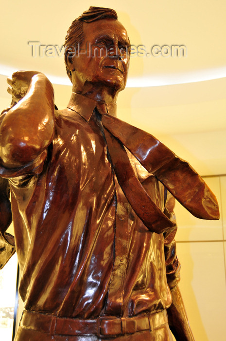 usa280: Houston, Texas, USA: statue of George H. W. Bush, 41st President of the United States - George Bush Intercontinental Airport - photo by M.Torres - (c) Travel-Images.com - Stock Photography agency - Image Bank