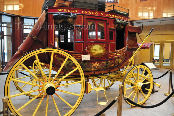 usa292: Minneapolis, Minnesota, USA: 1863 stagecoach - Wells Fargo History Museum - Wells Fargo Center - 6th Street South and Marquette Avenue - photo by M.Torres - (c) Travel-Images.com - Stock Photography agency - Image Bank