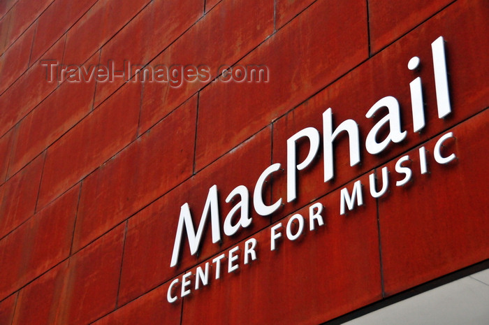 usa294: Minneapolis, Minnesota, USA: MacPhail Center for Music - cor-ten steel tiles - architect James Dayton - deconstructivism - 501 2nd Street South, photo by M.Torres - (c) Travel-Images.com - Stock Photography agency - Image Bank