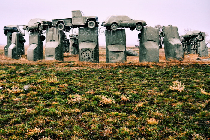 usa295: Alliance, Box Butte County, Nebraska, USA: Carhenge circle of junk vintage cars by Jim Reinders - Stonehenge on the High Plains - photo by M.Torres - (c) Travel-Images.com - Stock Photography agency - Image Bank