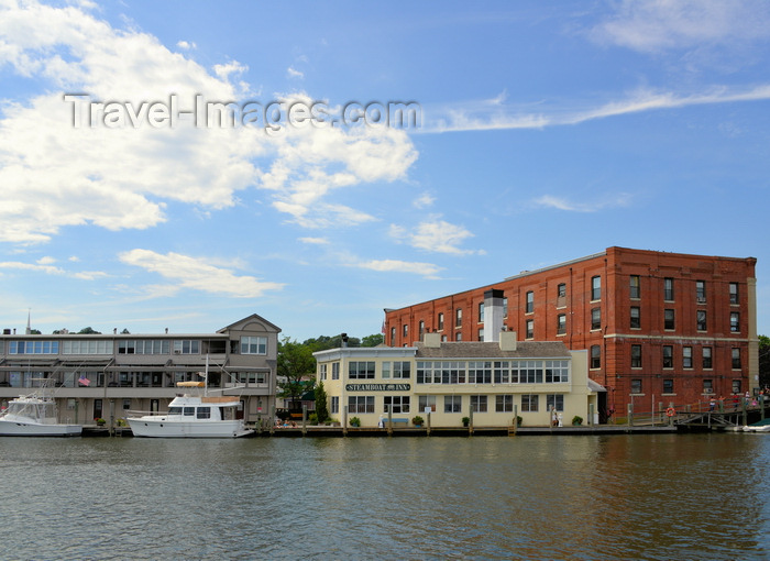 usa319: Mystic, CT, USA: Mystic River waterfront - Steamboat Inn - photo by M.Torres - (c) Travel-Images.com - Stock Photography agency - Image Bank