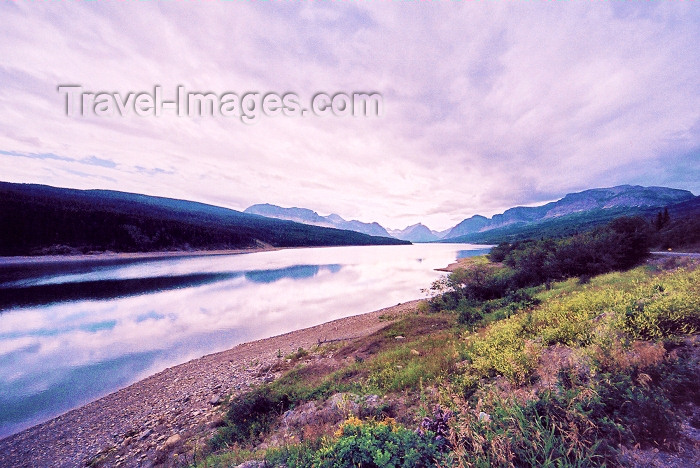 usa321: Glacier National Park - Waterton-Glacier International Peace Park (Montana): Lake Sherburne - view towards Many Glacier - Unesco World Heritage site - Rocky Mountains - photo by M.Torres - (c) Travel-Images.com - Stock Photography agency - Image Bank