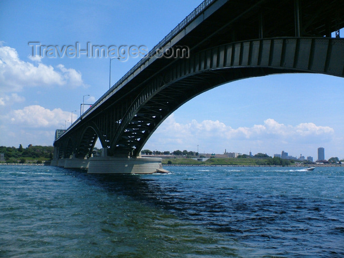 usa323: Buffalo, New York State, USA: Peace Bridge over the Niagara River - view from Fort Erie, Canada - arched spans - photo by R.Grove - (c) Travel-Images.com - Stock Photography agency - Image Bank