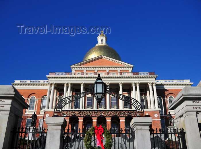 usa325: Boston, Massachusetts, USA: Massachusetts State House - Capitol building - Bulfinch Front - south façade on Beacon Street - photo by M.Torres - (c) Travel-Images.com - Stock Photography agency - Image Bank