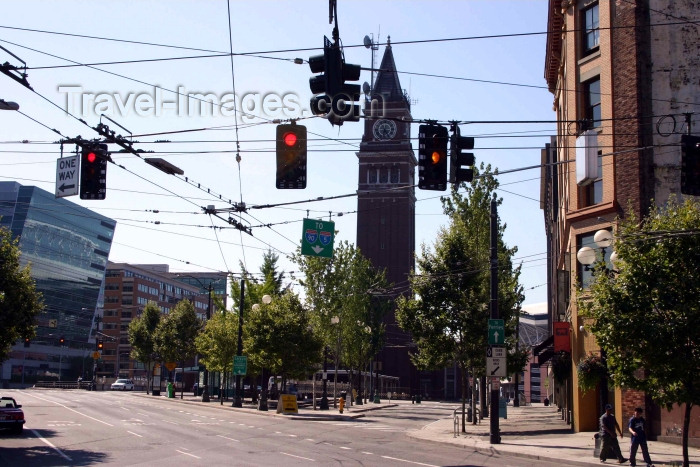 usa331: Seattle, Washington, USA: red lights and a few electric lines - photo by R.Ziff - (c) Travel-Images.com - Stock Photography agency - Image Bank