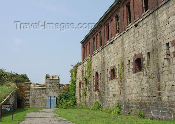 usa365: Newport, Rhode Island, USA: Fort Adams - defending the Narragansett bay - photo by G.Frysinger - (c) Travel-Images.com - Stock Photography agency - Image Bank