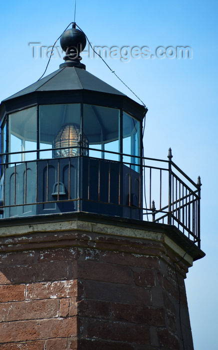 usa370: Point Judith, Narragansett, Rhode Island: Point Judith Lighthouse detail - Fourth order Fresnel lens - entrance to Narragansett Bay - photo by M.Torres - (c) Travel-Images.com - Stock Photography agency - Image Bank