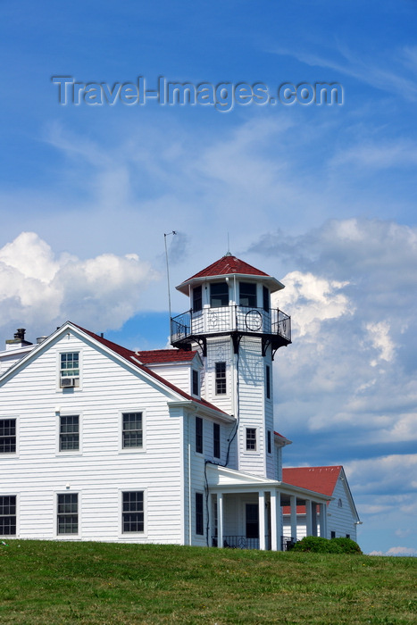 usa374: Point Judith, Narragansett, Rhode Island: side view of the U.S. Coast Guard Station - life-saving station near Point Judith Lighthouse, the old lighthouse keepers house - entrance to Narragansett Bay - photo by M.Torres - (c) Travel-Images.com - Stock Photography agency - Image Bank