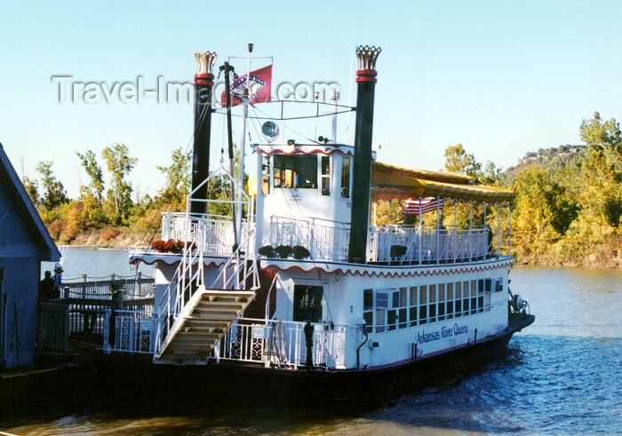 usa380: Fort Smith (Arkansas): riverboat with paddlewheels - Arkansas river - photo by G.Frysinger - (c) Travel-Images.com - Stock Photography agency - Image Bank