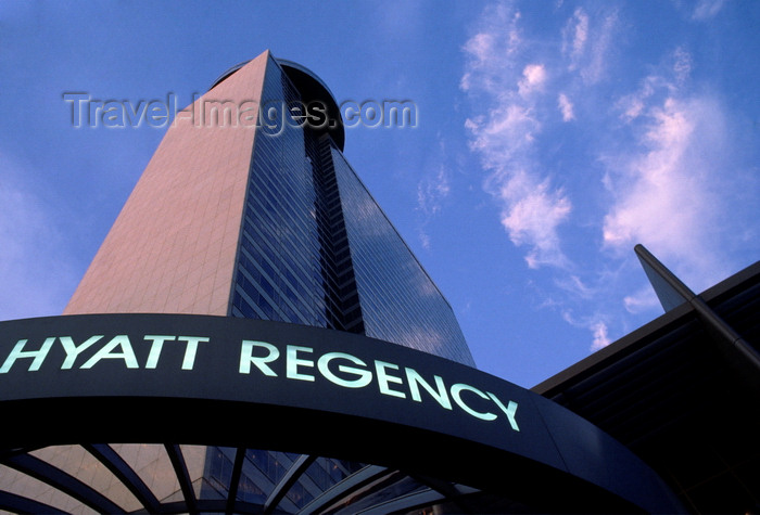 usa381: Kansas City, Missouri, USA: Hyatt Regency hotel at dusk - photo by C.Lovell - (c) Travel-Images.com - Stock Photography agency - Image Bank