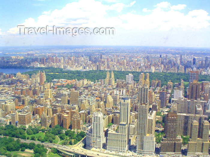 usa389: Manhattae (New York): from the air (photo by Llonaid) - (c) Travel-Images.com - Stock Photography agency - Image Bank