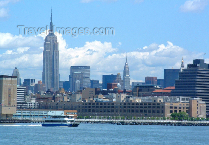 usa395: Manhattan (New York): from the Hudson river - photo by Llonaid - (c) Travel-Images.com - Stock Photography agency - Image Bank