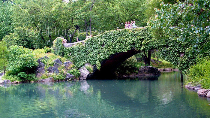 usa397: Manhattan (New York): Central Park - bridge (photo by Llonaid) - (c) Travel-Images.com - Stock Photography agency - Image Bank