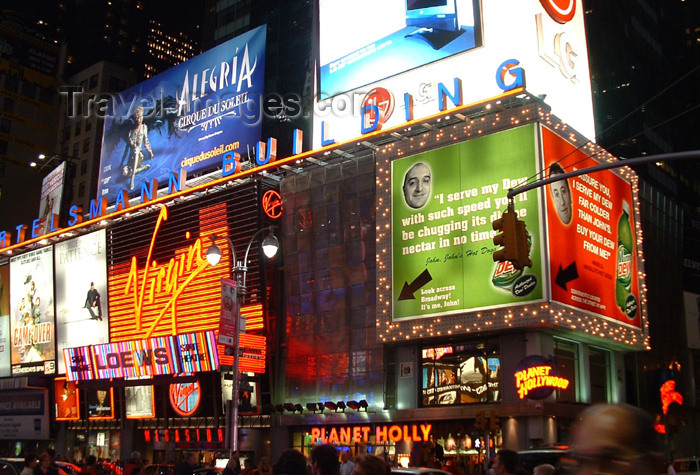 usa402: Manhattan (New York): the lights of Broadway (photo by Llonaid) - (c) Travel-Images.com - Stock Photography agency - Image Bank