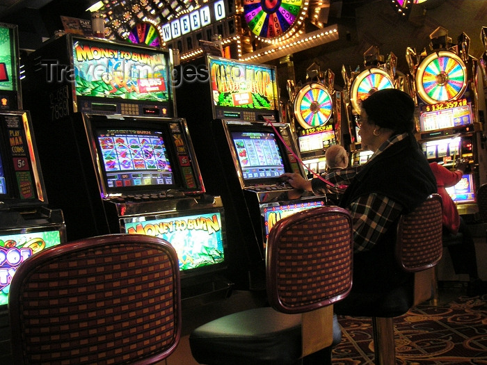 usa422: Atlantic City, New Jersey, USA: inside Resorts casino - slot machines - photo by A.Kilroy - (c) Travel-Images.com - Stock Photography agency - Image Bank