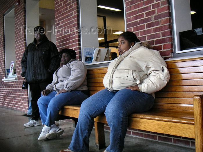 usa424: Raleigh, NC: fat girls waiting for the train - large ladies - photo by A.Kilroy - (c) Travel-Images.com - Stock Photography agency - Image Bank