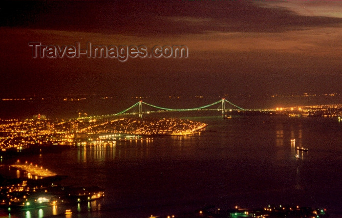 usa44: Brooklyn (New York): Buttermilk channel - photo by M.Torres - (c) Travel-Images.com - Stock Photography agency - Image Bank