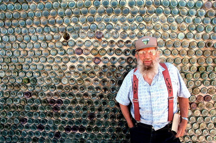 usa458: Death Valley (Nevada): Bottle House - bearded man - Rhyolite ghost town (photo by G.Friedman) - (c) Travel-Images.com - Stock Photography agency - Image Bank