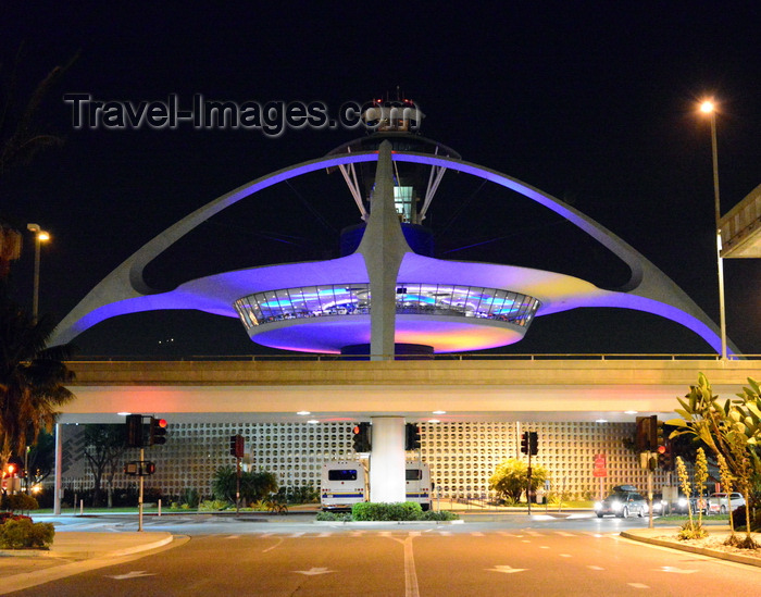 usa471: Los Angeles, California, USA: LAX, Los Angeles International Airport at night -  flying saucer Theme Building -  Westchester neighborhood - photo by M.Torres - (c) Travel-Images.com - Stock Photography agency - Image Bank
