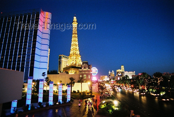 usa477: Las Vegas (Nevada): Ballys and Hotel Paris (photo by G.Friedman) - (c) Travel-Images.com - Stock Photography agency - Image Bank