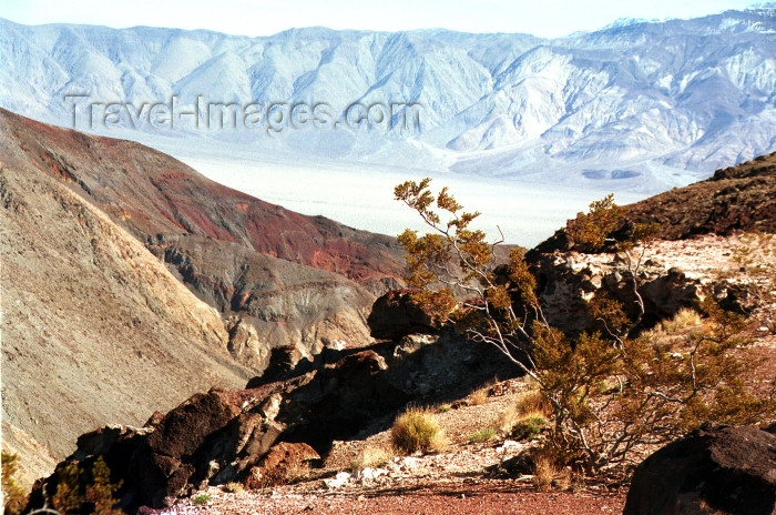 usa493: Death Valley (California): the edge overlooking the Mojave desert - Photo by G.Friedman - (c) Travel-Images.com - Stock Photography agency - Image Bank