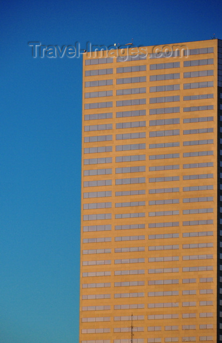 usa52: Portland, Oregon, USA: the glass and granite US Bancorp Tower / Unico - designed by Skidmore, Owings and Merrill (SOM) with Pietro Belluschi as a consultant - modernism - 111 SW 5th Avenue - photo by M.Torres - (c) Travel-Images.com - Stock Photography agency - Image Bank