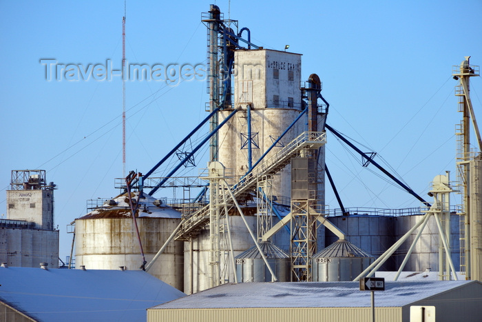 usa525: Etter, Moore County, Texas, USA: aged grain processing facility on the BNSF railway line - grain bins by the U.S. Highway 287, Texas Panhandle - DeBruce grain and Dumas co-op - photo by M.Torres - (c) Travel-Images.com - Stock Photography agency - Image Bank