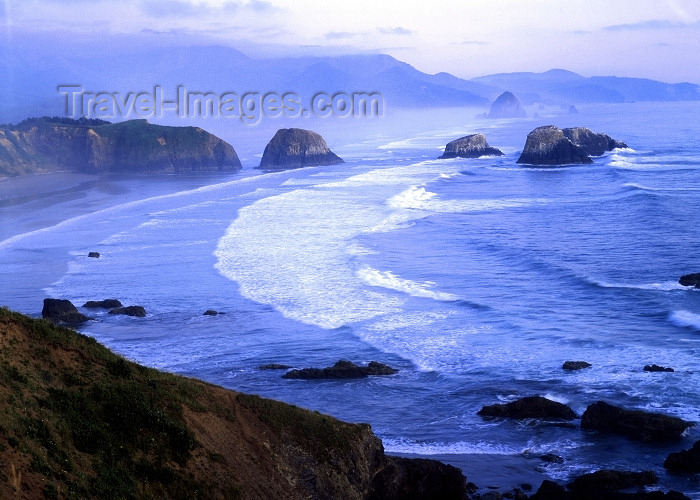 usa54: USA - Cannon Beach (Oregon): view from the cliffs - Clatsop County - Pacific Ocean - photo by J.Fekete - (c) Travel-Images.com - Stock Photography agency - Image Bank