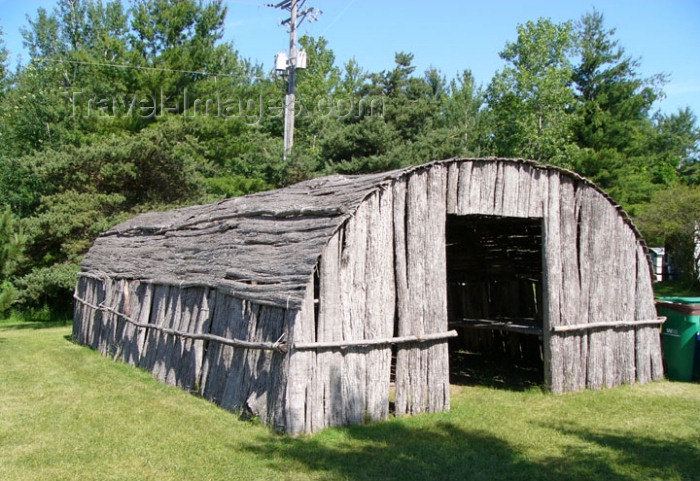 usa554: Oneida Nation (Wisconsin): traditional dwelling, quonset style - Oneida Nation Museum - Indian Reservation - photo by G.Frysinger - (c) Travel-Images.com - Stock Photography agency - Image Bank