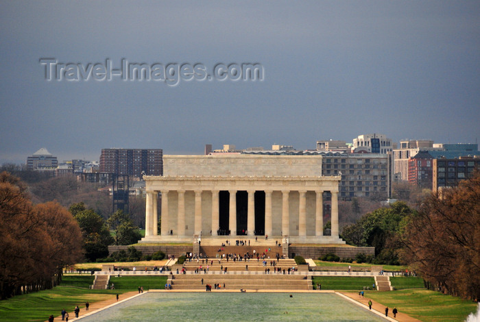 usa56: Washington, D.C., USA: Lincoln Memorial and the Reflecting Pool - National Mall - architect Henry Bacon - Arlington in the background - photo by M.Torres - (c) Travel-Images.com - Stock Photography agency - Image Bank