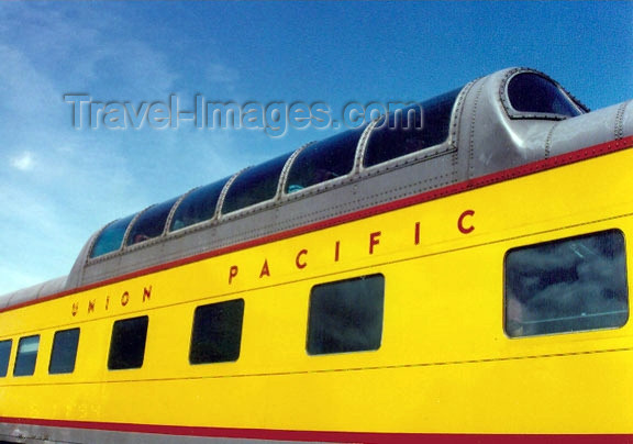 usa570: Green Bay (Wisconsin): Union Pacific panoramic car - train - photo by G.Frysinger - (c) Travel-Images.com - Stock Photography agency - Image Bank
