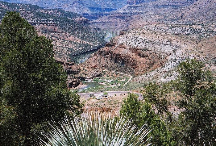 usa586: USA - Salt River Canyon (Arizona) (photo by S.Lovegrove) - (c) Travel-Images.com - Stock Photography agency - Image Bank